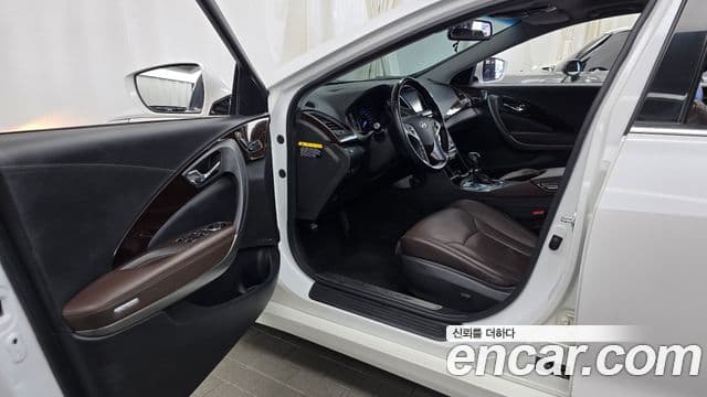 Hyundai Grandeur HG Modern, 2015 10