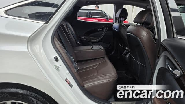 Hyundai Grandeur HG Modern, 2015 12