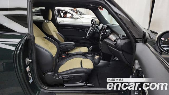 Mini Cooper 3세대, 2023 11