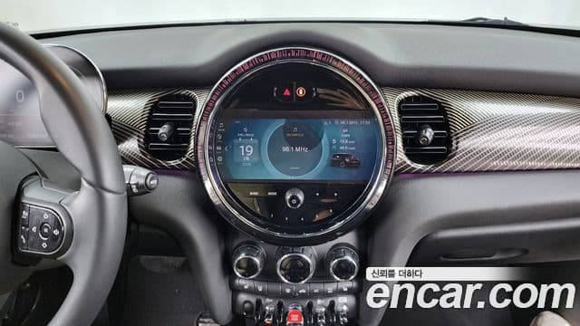 Mini Cooper 3세대, 2023 14