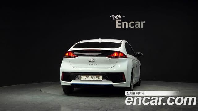Hyundai Ioniq гибрид Plus, 2017 4