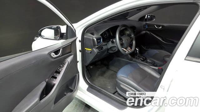 Hyundai Ioniq гибрид Plus, 2017 10