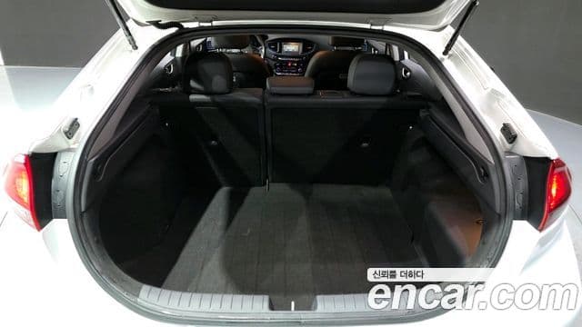 Hyundai Ioniq гибрид Plus, 2017 20