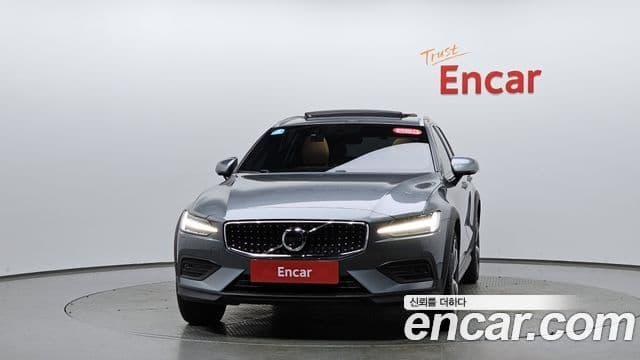 Volvo V60 Cross Country 2세대 B5 Pro AWD, 2021 3