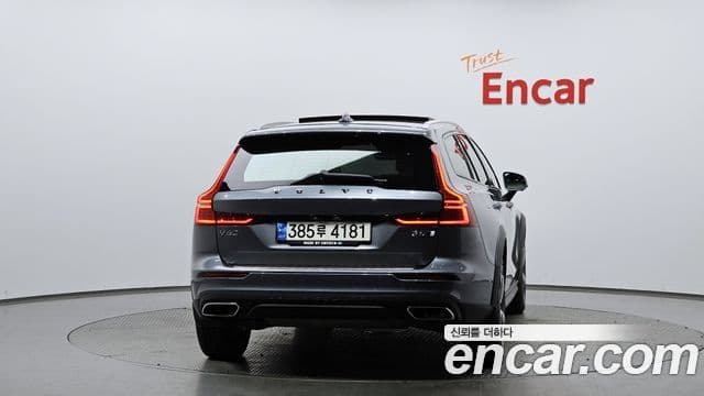 Volvo V60 Cross Country 2세대 B5 Pro AWD, 2021 4