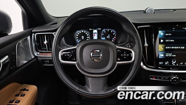 Volvo V60 Cross Country 2세대 B5 Pro AWD, 2021 13