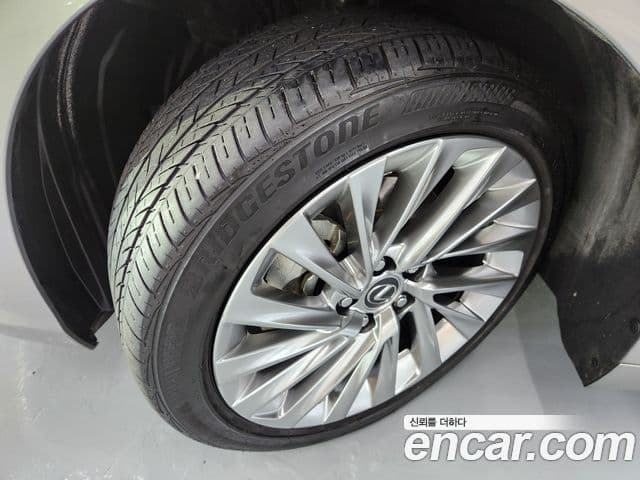 Lexus ES300h 7세대 Luxury Plus, 2023 все фото