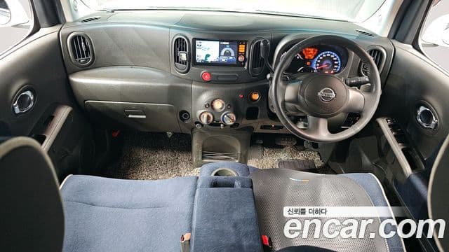 Nissan 큐브 Z12, 2010 7