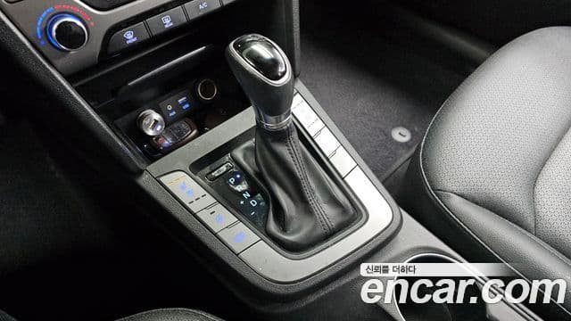 Hyundai Avante AD Modern, 2017 9