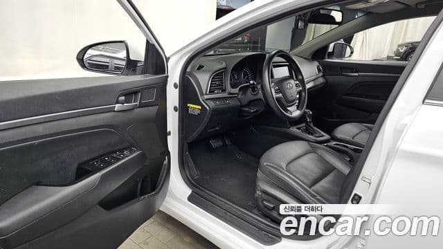 Hyundai Avante AD Modern, 2017 10