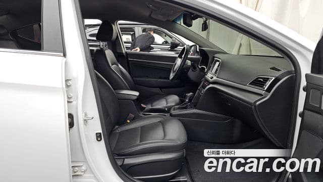 Hyundai Avante AD Modern, 2017 11