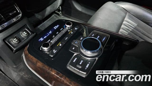 Genesis EQ900 Premium Luxury, 2017 18