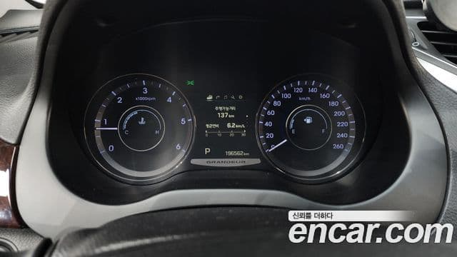 Hyundai Grandeur HG Premium, 2015 8