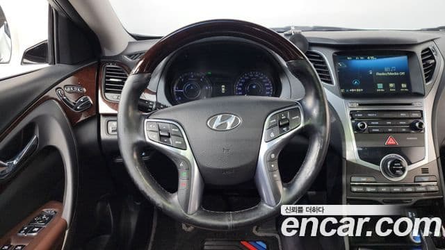 Hyundai Grandeur HG Premium, 2015 13