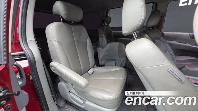 Kia Carnival R люксовая версия, 2012 18