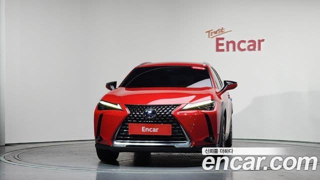 Lexus UX300e, 2022 3