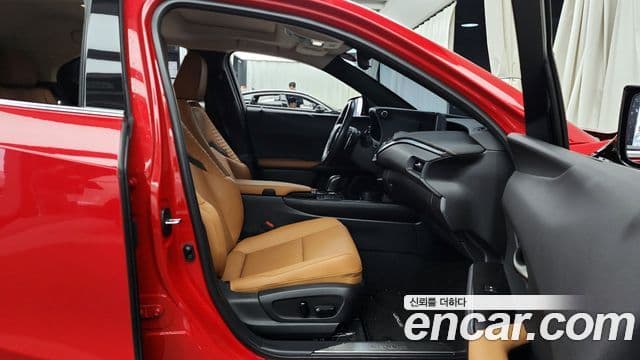 Lexus UX300e, 2022 11