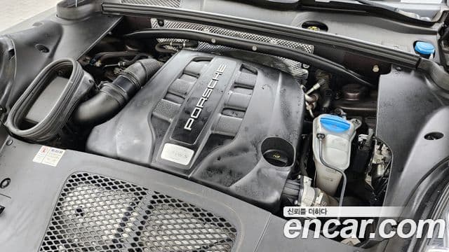 Porsche Macan 95B, 2017 6