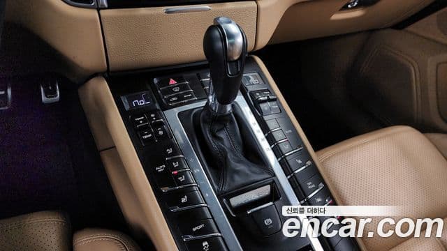 Porsche Macan 95B, 2017 9