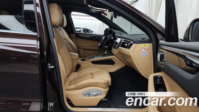 Porsche Macan 95B, 2017 11