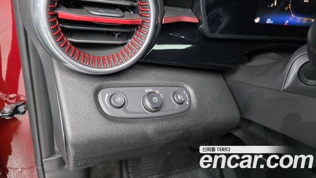 Chevrolet(GM대우) Trax кроссовер 1.2 RS, 2024 13