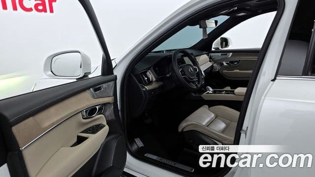 Volvo XC90 2세대 B6 Ultra Bright, 2025 10