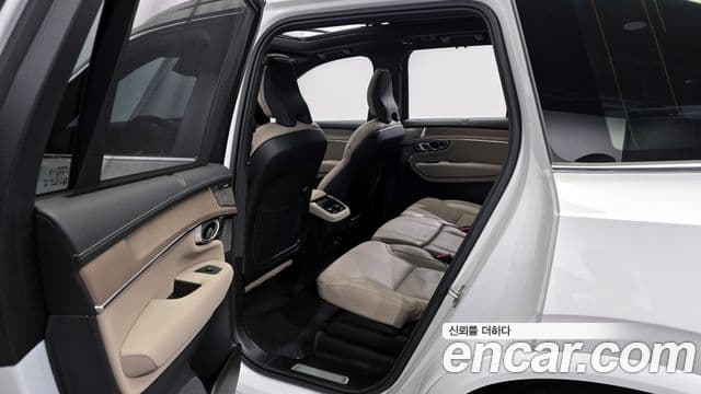 Volvo XC90 2세대 B6 Ultra Bright, 2025 11