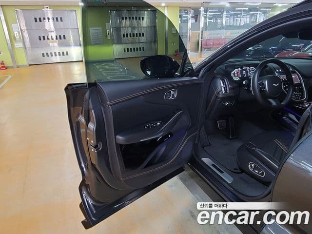 Aston Martin DBX 4.0 V8 707, 2023 9