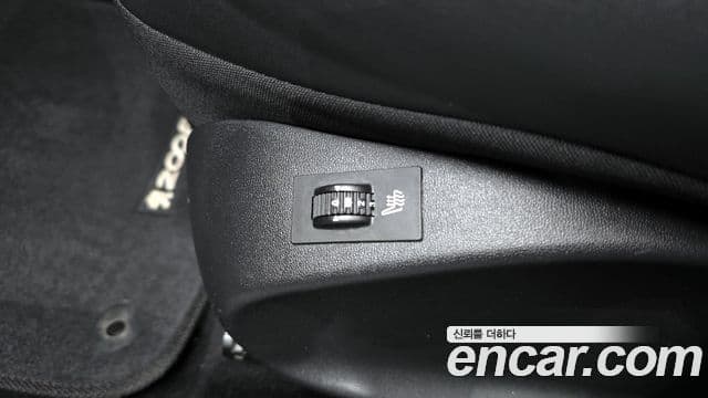 Peugeot 2008 1.6 e-HDi Felline L, 2016 18