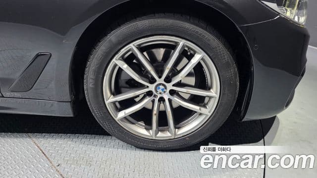 BMW 5시리즈 (G30) 520d xDrive M Sport Plus, 2017 4