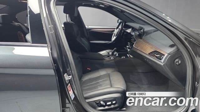 BMW 5시리즈 (G30) 520d xDrive M Sport Plus, 2017 10