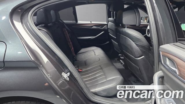BMW 5시리즈 (G30) 520d xDrive M Sport Plus, 2017 11