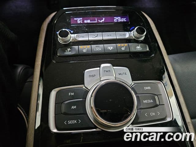 Genesis G90 Premium Luxury, 2019 18