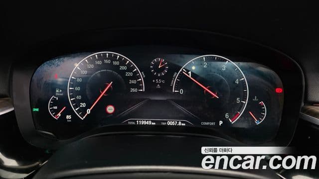 BMW 5시리즈 (G30) 520d Luxury Plus, 2019 8