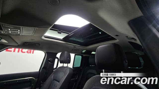 Land Rover Defender (L663) 110 D240 SE, 2020 18