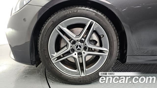 Mercedes-Benz E-класс W213 AMG Line, 2023 все фото