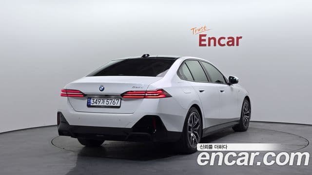 BMW 5시리즈 (G60) 523d M Sport, 2024 2