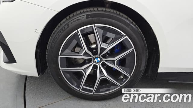 BMW 5시리즈 (G60) 523d M Sport, 2024 все фото