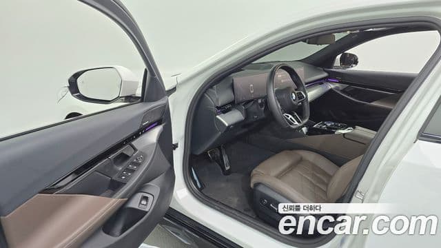 BMW 5시리즈 (G60) 523d M Sport, 2024 10