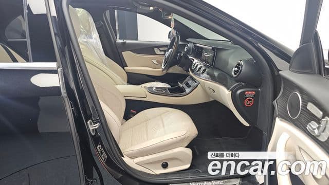 Mercedes-Benz E-класс W213 AMG Line, 2023 11