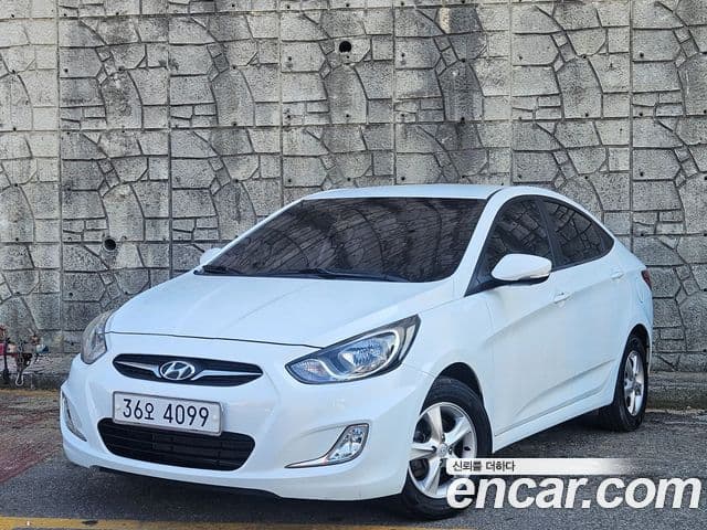 Hyundai Accent(новый кузов / новое поколение) Premier, 2011 1