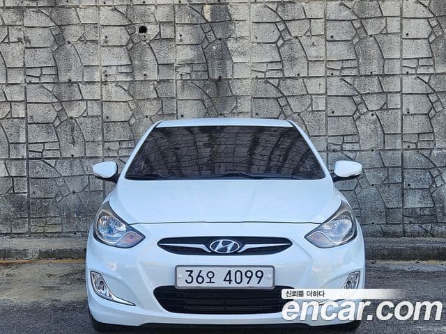 Hyundai Accent(новый кузов / новое поколение) Premier, 2011 3