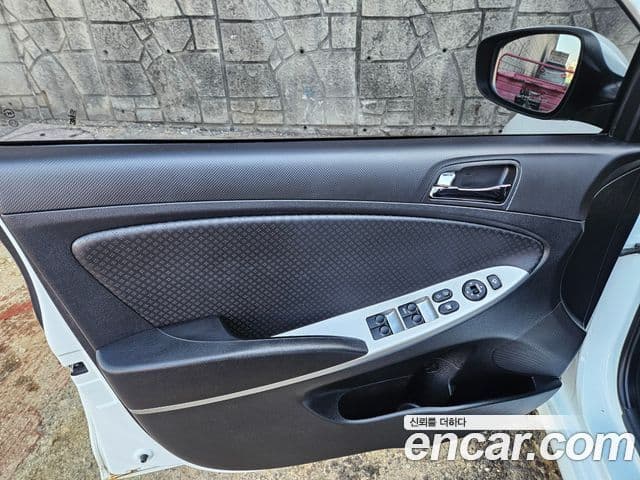 Hyundai Accent(новый кузов / новое поколение) Premier, 2011 9