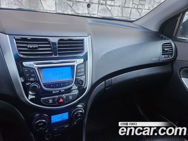 Hyundai Accent(новый кузов / новое поколение) Premier, 2011 14