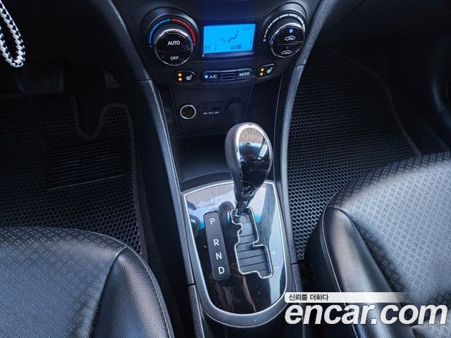 Hyundai Accent(новый кузов / новое поколение) Premier, 2011 15