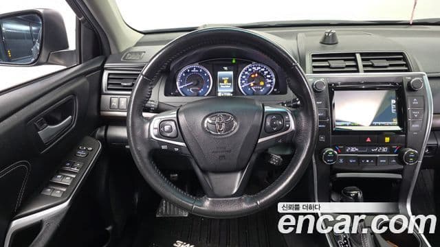 Toyota New 캠리 2.5 XLE, 2017 13