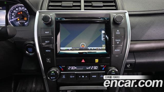 Toyota New 캠리 2.5 XLE, 2017 14