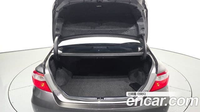 Toyota New 캠리 2.5 XLE, 2017 20