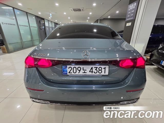 Mercedes-Benz E-класс W214 Avantgarde, 2025 4