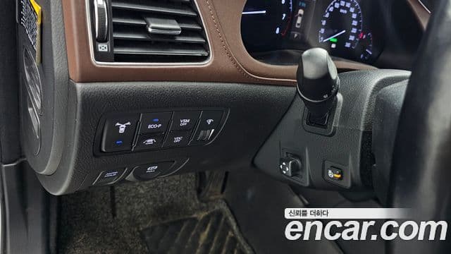 Hyundai Genesis Special, 2013 16